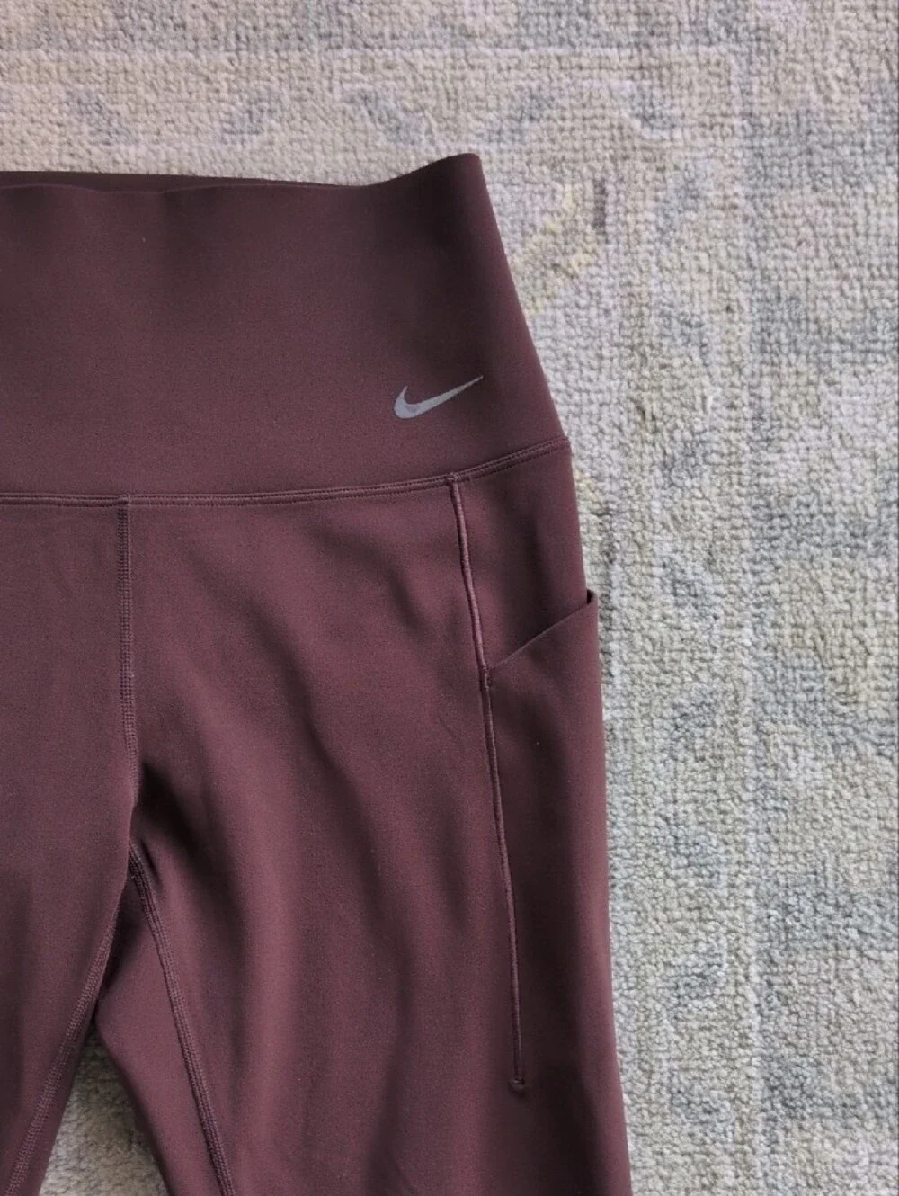 Nike universa earth